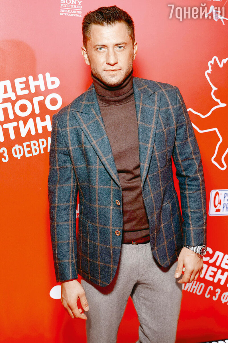    На премьере фильма «День слепого Валентина». 2022 г. personastars.com