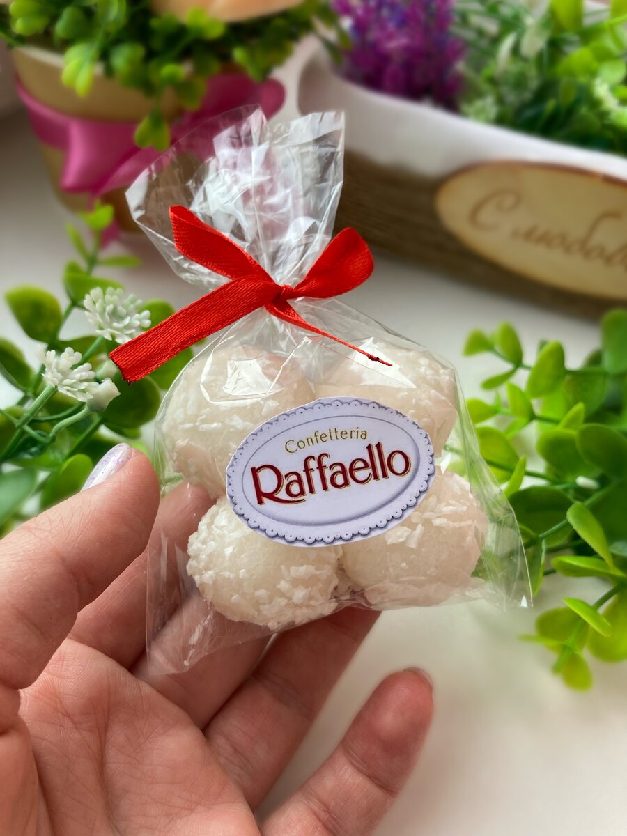 Милые сахарные скрабики сделают кожу нежной и бархатистой, интенсивно питая и увлажняя ее
