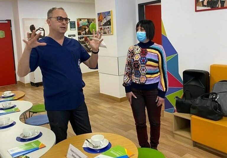  📷    Оренбуржье приступает к реализации проекта госпитальных школ России «УчимЗнаем» Марина Шарт