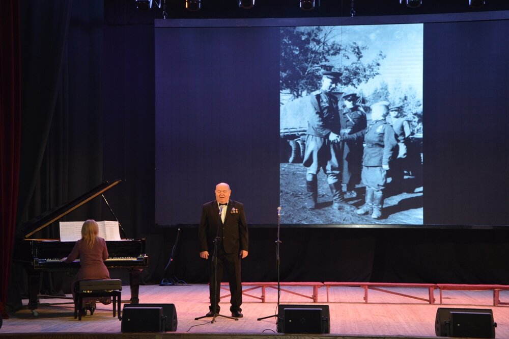 выступление оркестра в парке. где прошел концерт реквием. концерт масштабный. концерты филармонии летней эстраде «ракушка. петербург концерт.