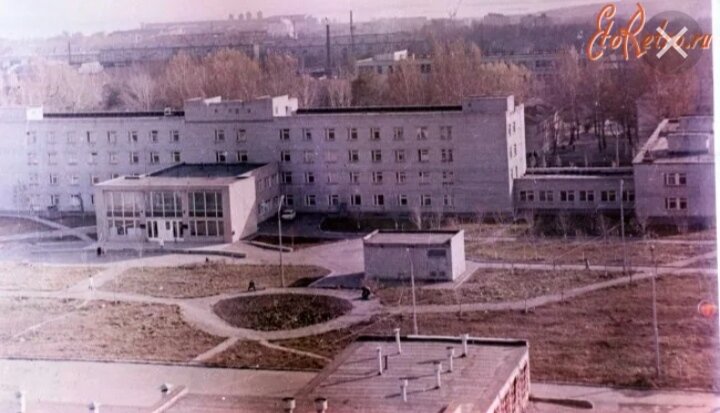 Главный корпус МСЧ САЗ. Отдельно стоящий 2 этажный корпус, соединённый коридором с основным- моя урология. Кому всё это помешало? 