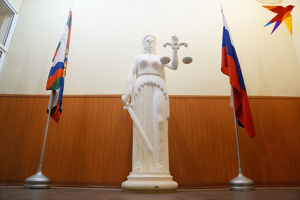     Уголовное дело направлено в Апатитский городской суд для рассмотрения по существу. Алексей БУЛАТОВ