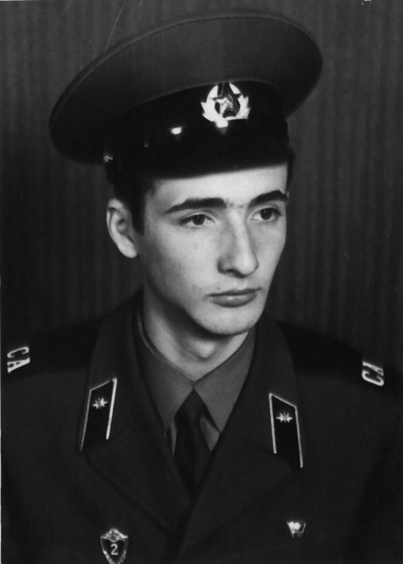 Если что - я в Армии служил, ещё в советской ДМБ 89!