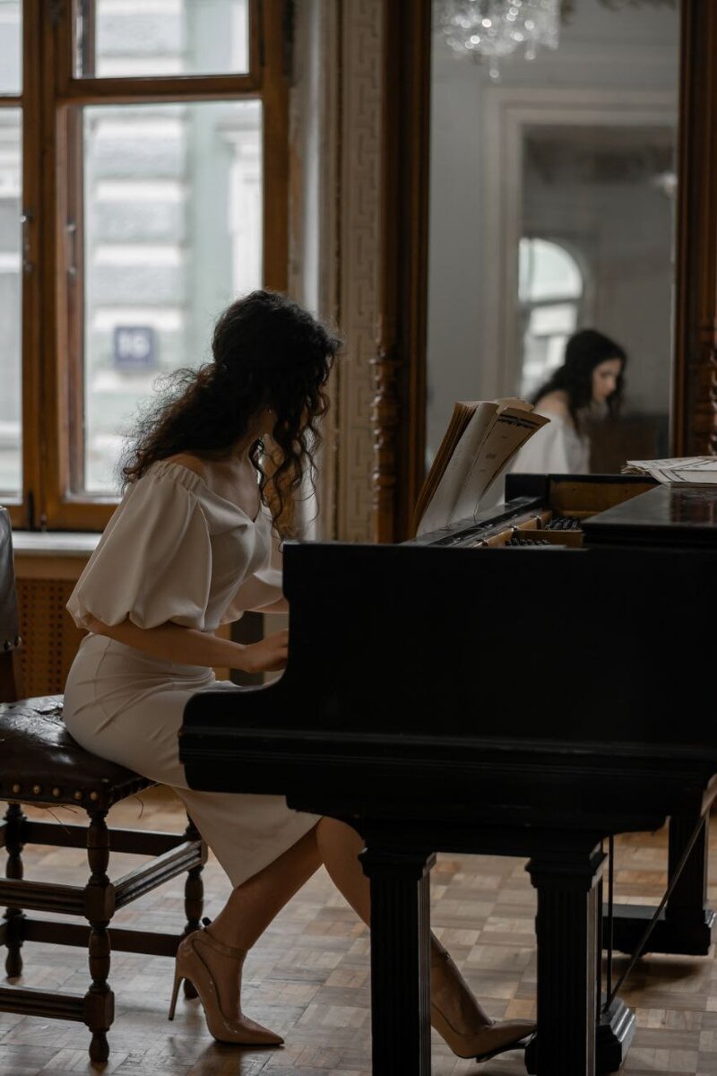 International piano teacher