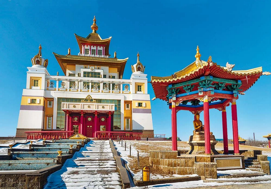 Буддийский храм. Фото с сайта rzdtour.com 