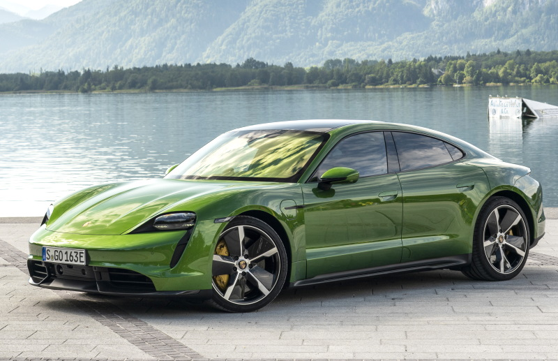 Источник: https://wroom.ru/  На фото: Porsche Taycan Turbo S.