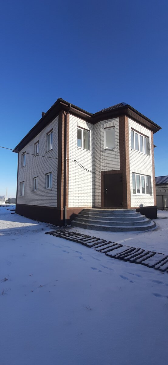 Центральный вход.