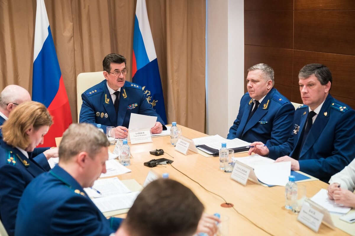    Не расселяют дом? Докучают проверками? Идите к прокурору