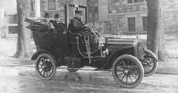 Хорошо известный в свое время, но почти не упоминаемый сегодня, Elmore 1900-12 годов был популярным двухтактным автомобилем Америки.