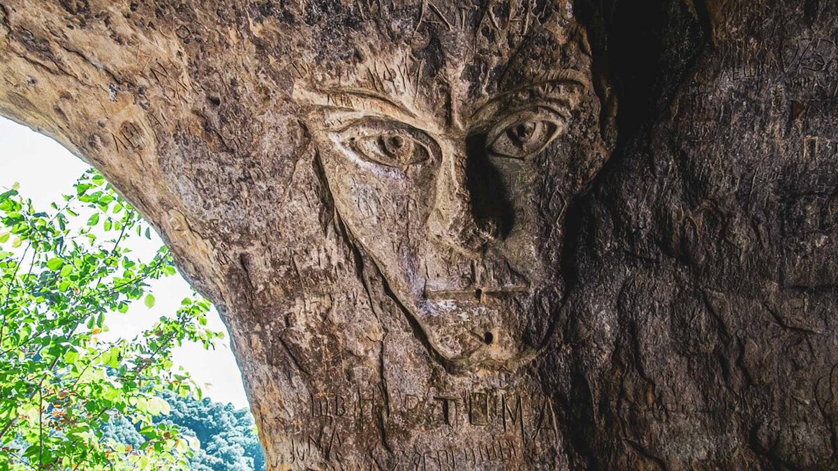    Одна из самых загадочных достопримечательностей Кисловодска — «Хозяин гор».Фото: kislovodsk-kurort.org