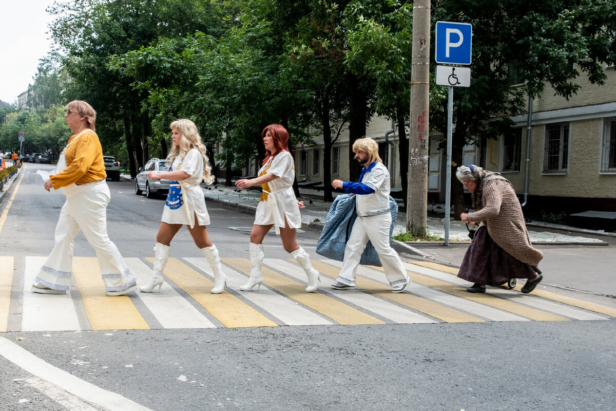 Кадр из фильма "Бабушка лёгкого поведения".