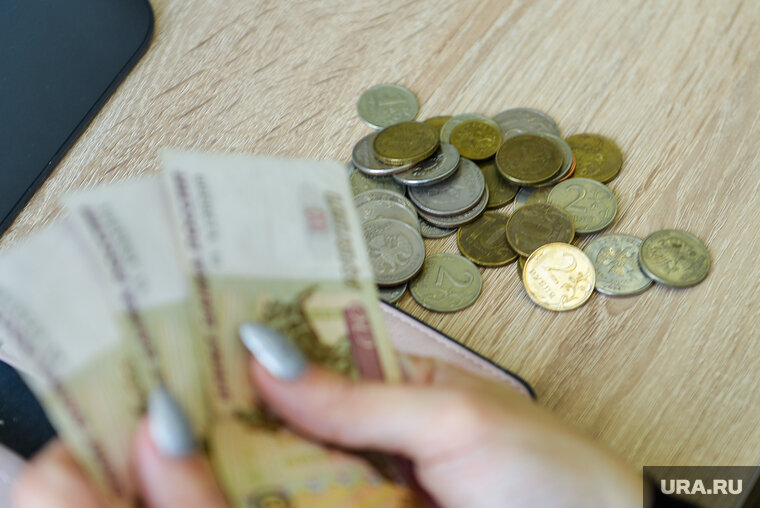    Сотрудники Почты России внесли в систему данные о том, что выплатили пенсию старикам, но на самом деле нет