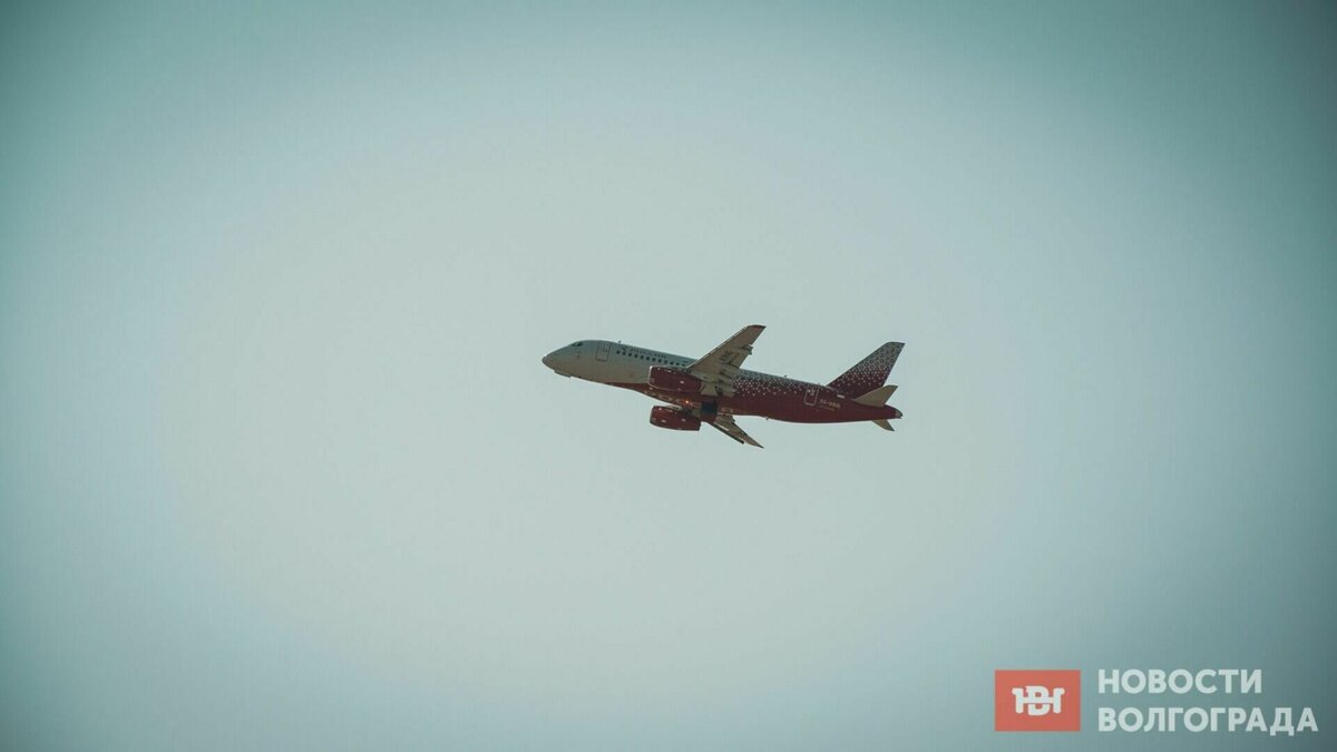    Первая попытка зайти на посадку в аэропорту Домодедово у рейса из Волгограда не удалась. Пилоту пришлось зайти на второй круг, сообщает telegram-канал AVIAINCIDENT.