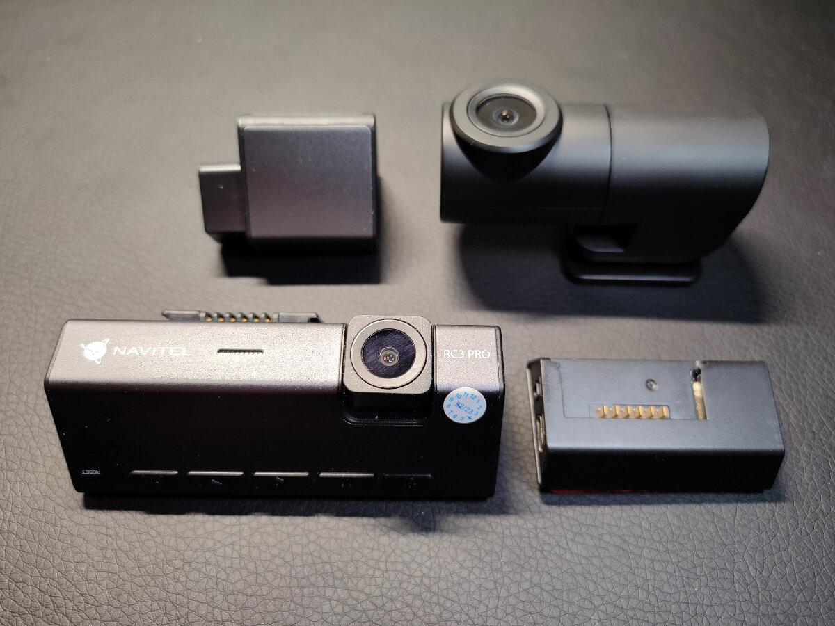 Обзор крутого видеорегистратора Navitel RC3 PRO: три камеры для полной ...