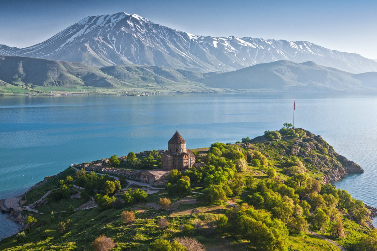 Озеро Севан: как испортили один из символов Кавказа? | С другого угла | Дзен
