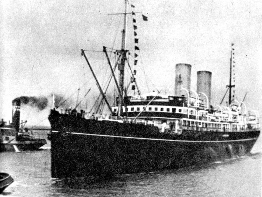 SS Polonia бывший Курск заходит в порт Гдыня в 1930 году (фото: Wikimedia Commons)