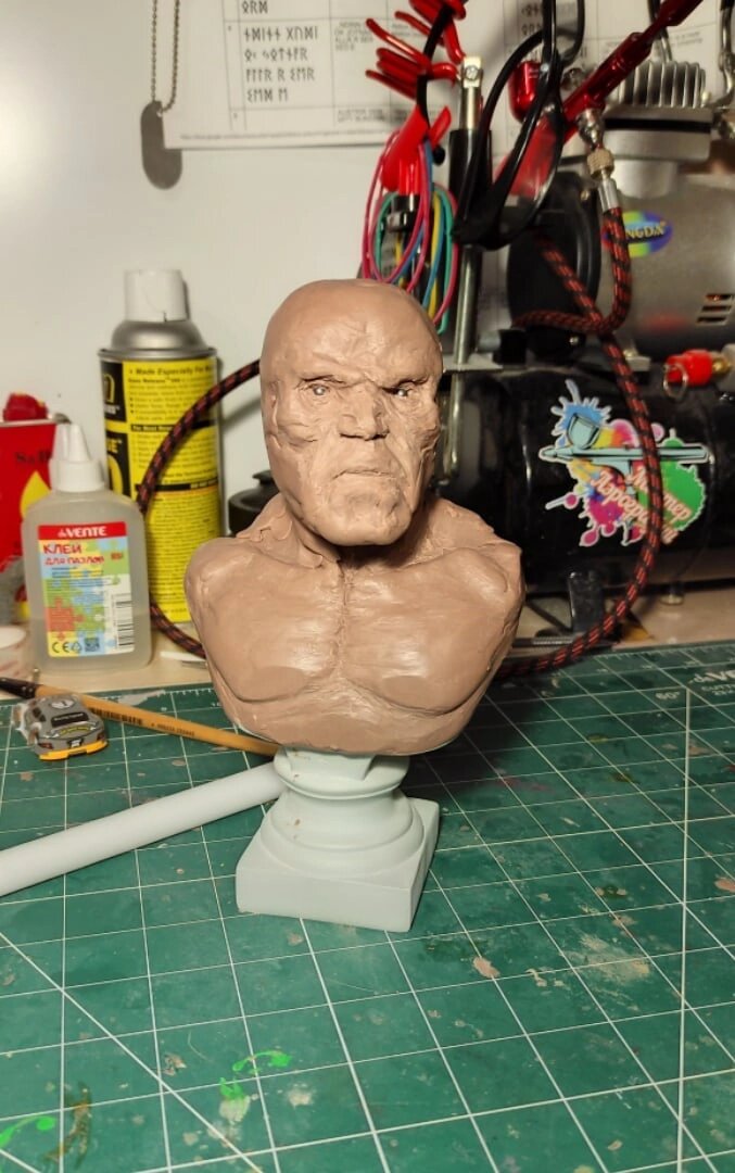 Никто к слову в нем не узнал задуманного героя