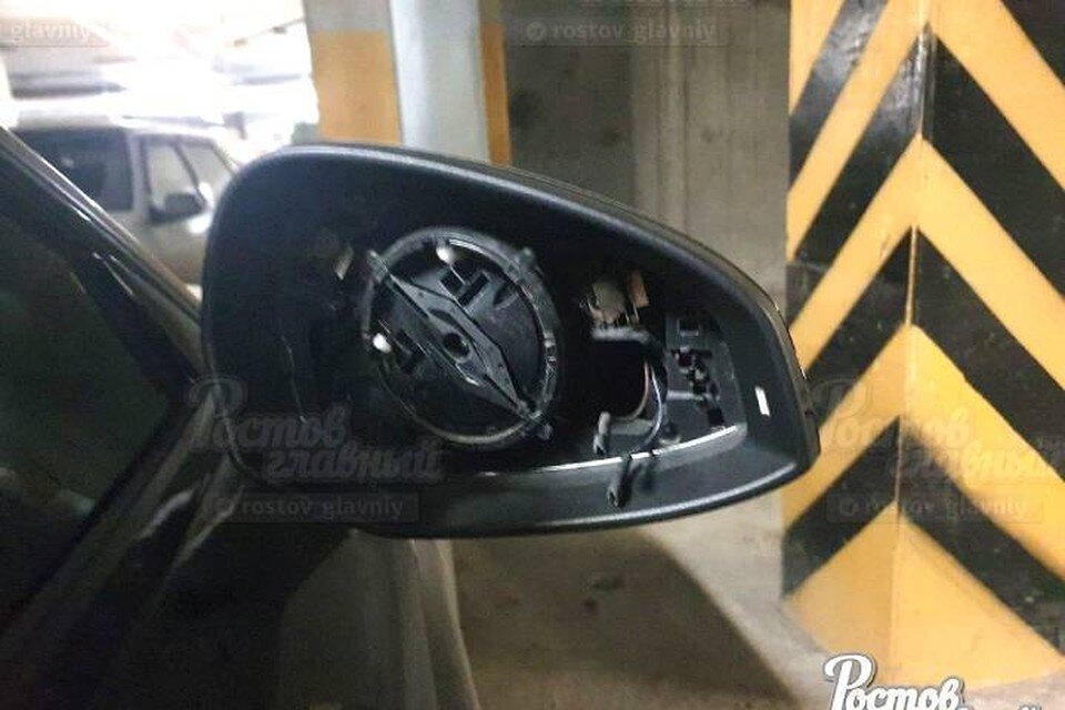     В Ростове сорвали зеркала с нескольких десятков машин. Фото: паблик в "ВК" "Главный - Новости Ростова-на-Дону - 161"