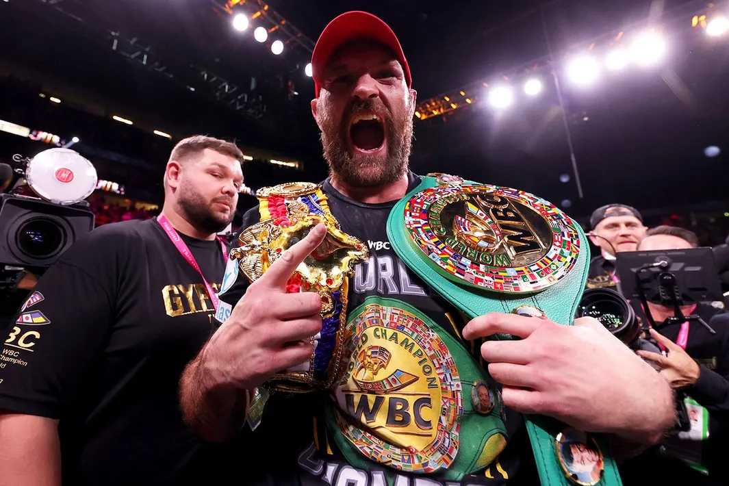 Британский чемпион мира в супертяжелом весе по версии (WBC) - Тайсон Фьюри