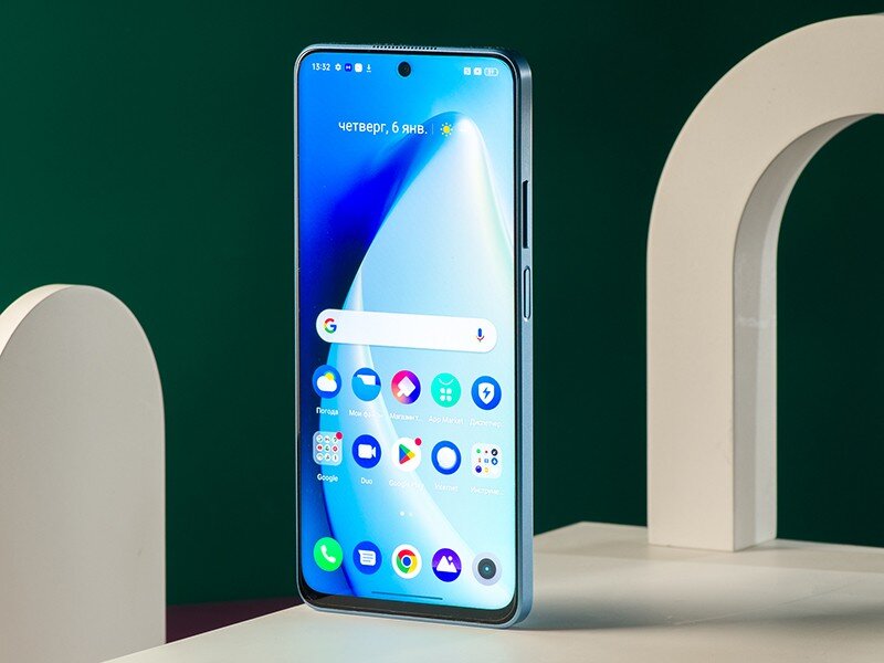    Обзор realme 10 Pro: костюмчик на каждый день