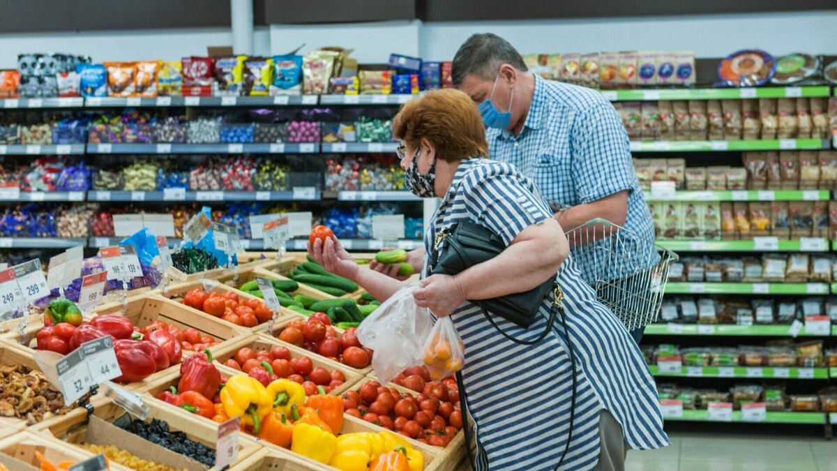     В Краснооктябрьском районе Волгограда 49-летний мужчина скончался в магазине на глазах у посетителей. Правоохранители по факту смерти проводит поверку.