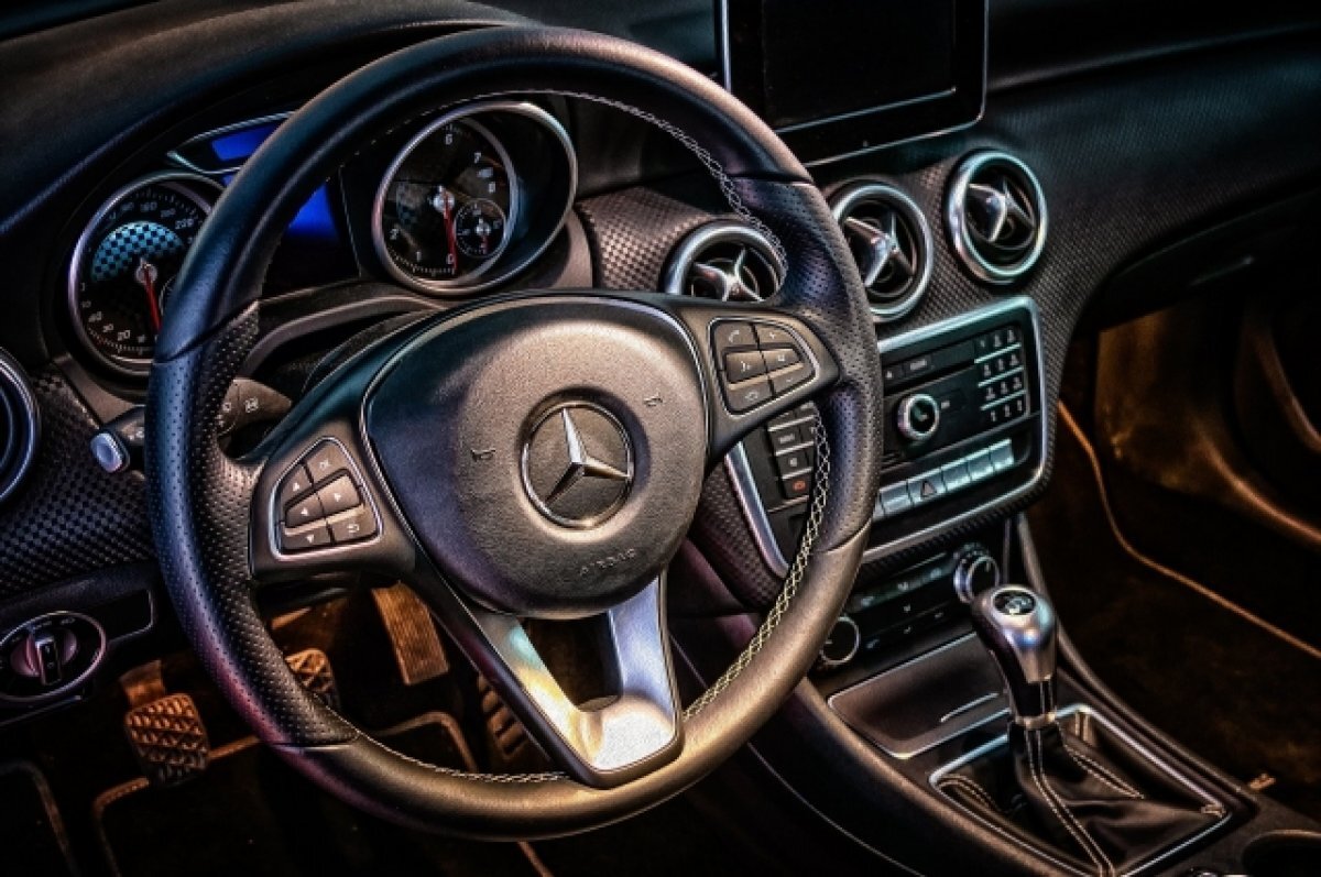    В Гусь-Хрустальном с женщины взыскали 2 млн рублей за разбитый Mercedes
