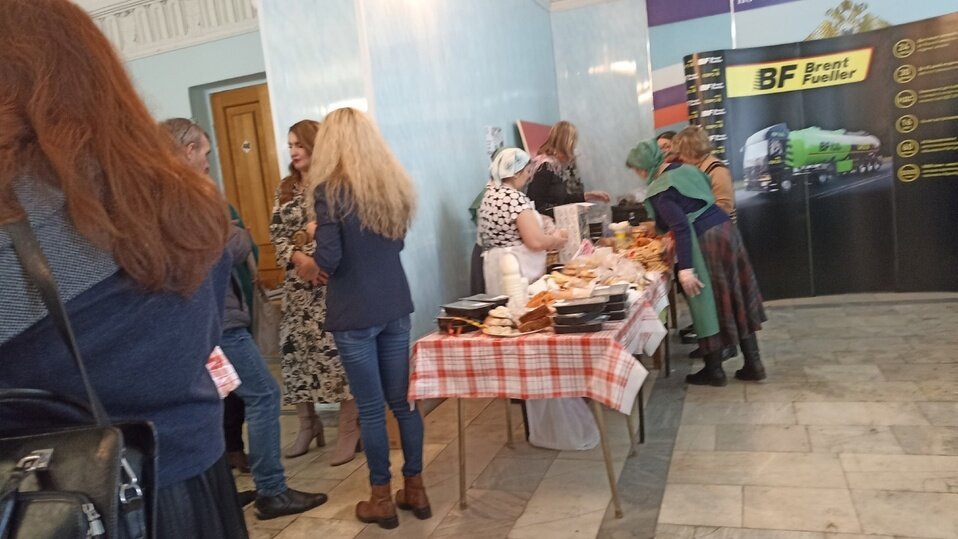     Или угоститься свежей выпечкой