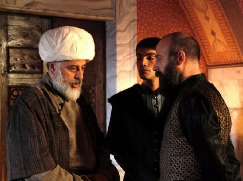 Братья сулеймана. Сыновья султана сулеймана из великолепного века. Эбусууд кадий эфенди. Энгин алтан шехзаде баязид 2003. Баязид селим мустафа мехмет джихангир.