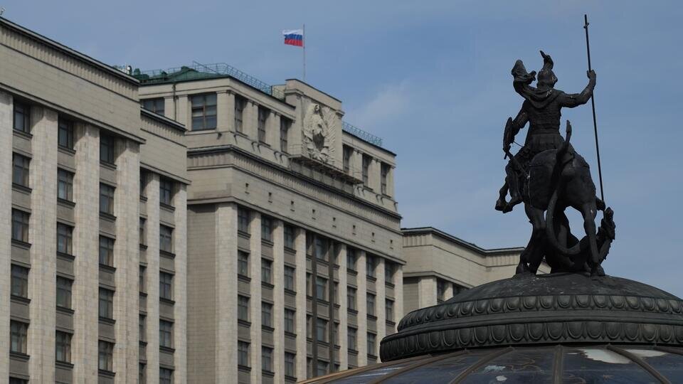     В РФ предложили перестать уничтожать конфискованную одежду и обувь Известия/Дмитрий Коротаев