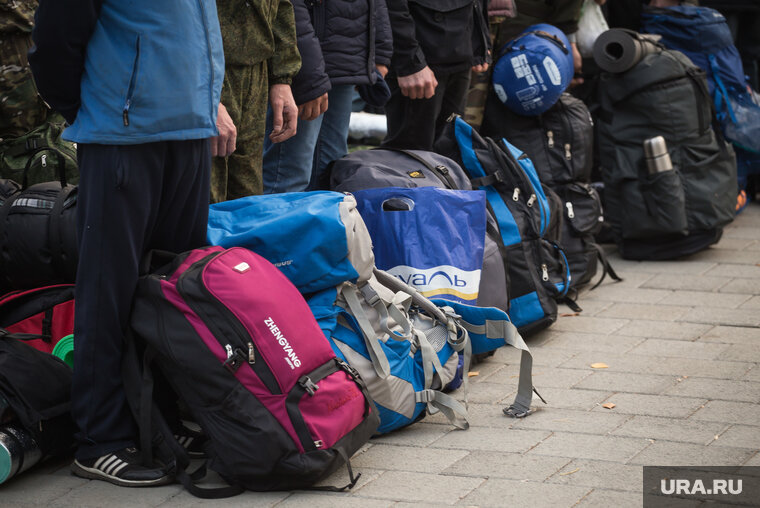    Шесть добровольцев отправились в зону СВО для выполнения боевых задач