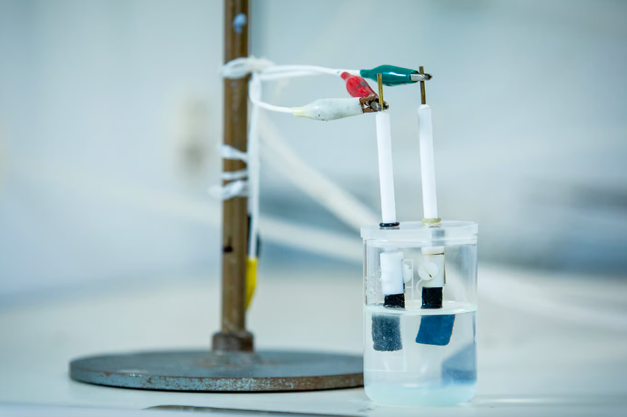     Самый дешевый способ получения водорода: ученые придумали «исключительный» катализатор