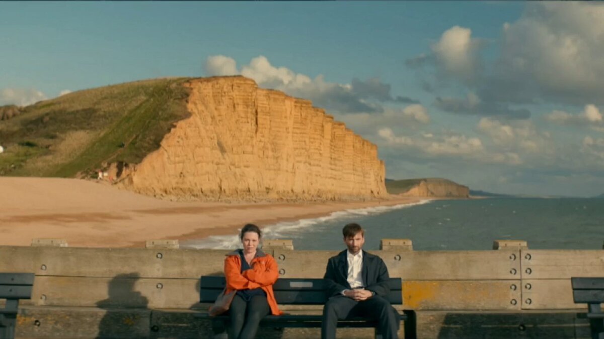 Два варианта от "Первого ряда". «Убийство на пляже» Broadchurch. 2013 год. 3 сезона. Режиссеры: Джеймс Стронг, Пол Эндрю Уильямс, Эрос Лин, Майк Баркер.