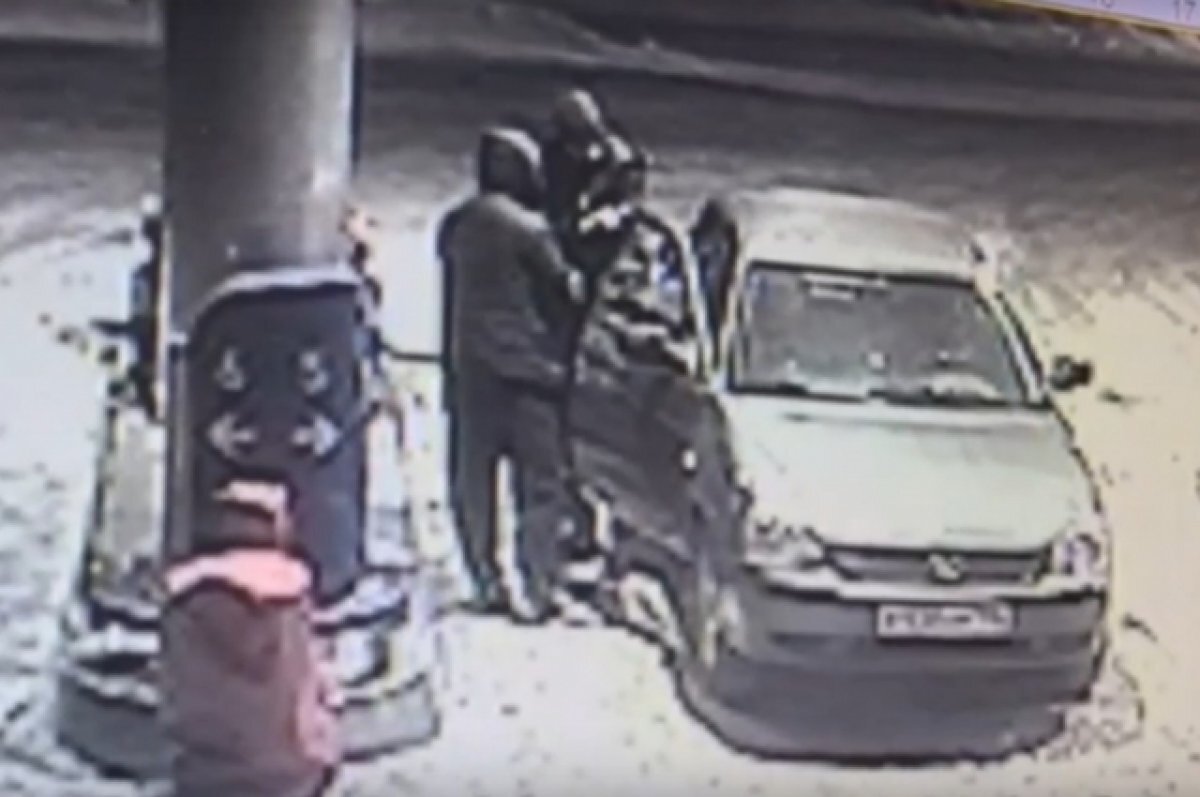    Житель Свердловской области оставил в такси рюкзак с наркотиками