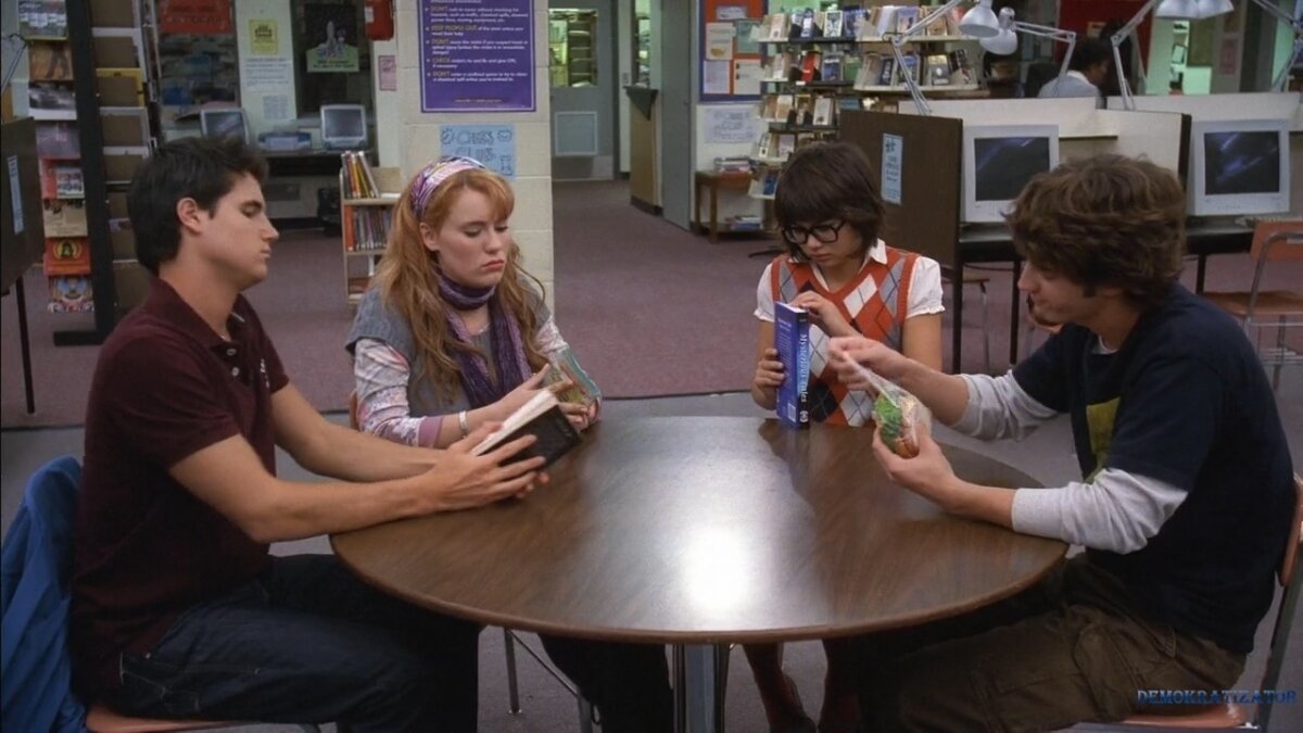 кейтлин мелтон скуби ду. скуби ду тайна начинается. скуби ду тайна начинается. скуби-ду 4 тайна озёрного монстра. скуби ду тайна начинается.