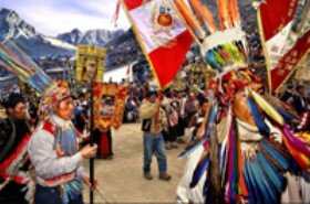 Койллур Рити — древний религиозный праздник, ежегодно проводимый в честь Повелителя Койллур Рити, что означает «Владыка Снежной Звезды», в долине Синакара в Куско, столице империи инков. Фестиваль Койллур Рит'и собирает большое количество крестьян из окрестных районов, разделенных на две половины. Группы кечуа из Паукартамбо, из сельскохозяйственных регионов к северо-западу от святилища, и группы киспиканчи, включая аймара, из пастбищных районов на юго-восток. Обе группы совершают ежегодное паломничество на фестиваль, привозя с собой большие труппы танцоров и музыкантов. Помимо крестьян-паломников, среди посетителей есть гости из Перу и иностранные туристы.
Фестиваль проходит в начале июня, за неделю до христианского праздника Тела Христова. Он состоит из серии шествий и танцев в святилище лорда Койллур Рити и вокруг него. Главное мероприятие проводится укуку, которые взбираются на ледники на горе Колкепунку, чтобы принести кресты и глыбы льда, которые, как говорят, являются лечебными.