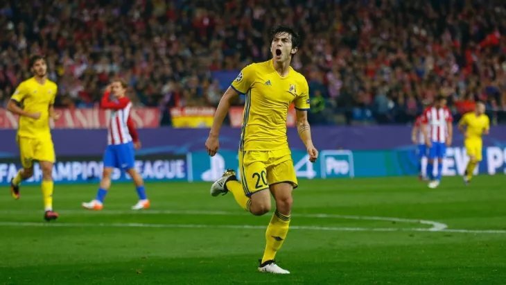    Был слабее только в раздевалке с Дзюбой. Почему карьера Азмуна пошла под откос Фото #2