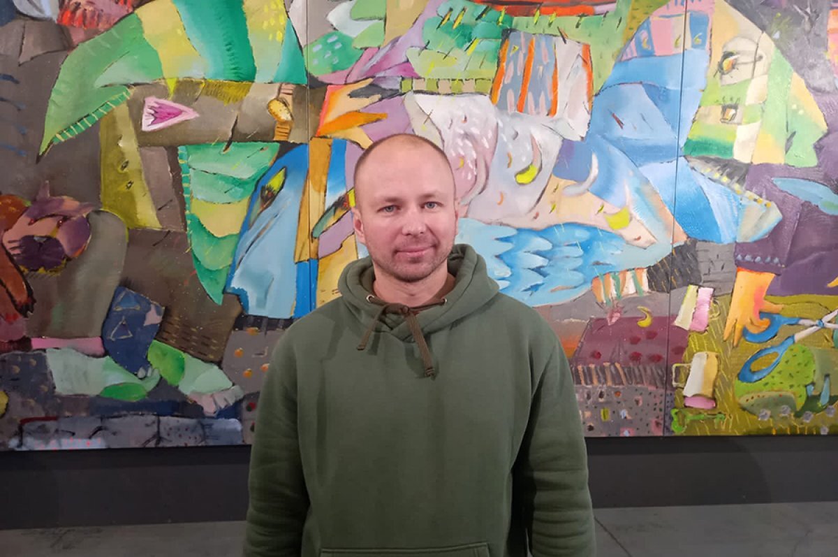    Нижегородский художник Илья Спиченков служит пожарным в Дзержинске.