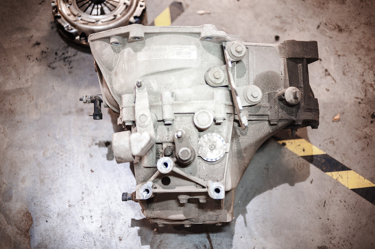 Демонтированная КПП Додж Калибр