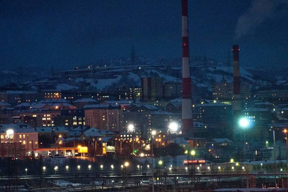     Нейросеть нарисовала Мурманск в виде мрачного молодого человека. Фото: Елена КОВАЛЕНКО