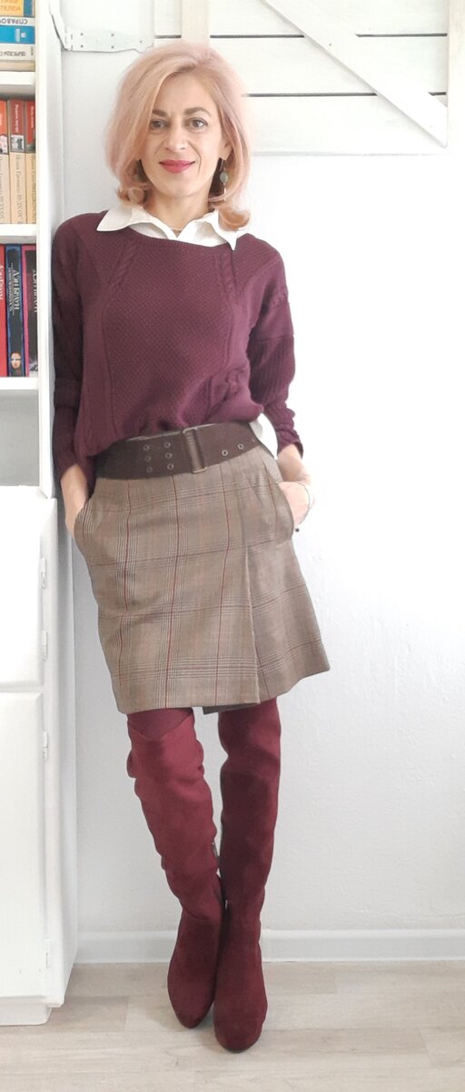 Джемпер, блузка и юбка из секонд-хэнда.