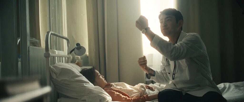    Даже в СССР, где «секса не было», в конце 1980-х годов выявили вспышку СПИДа / © Кадр из сериала «Нулевой пациент»