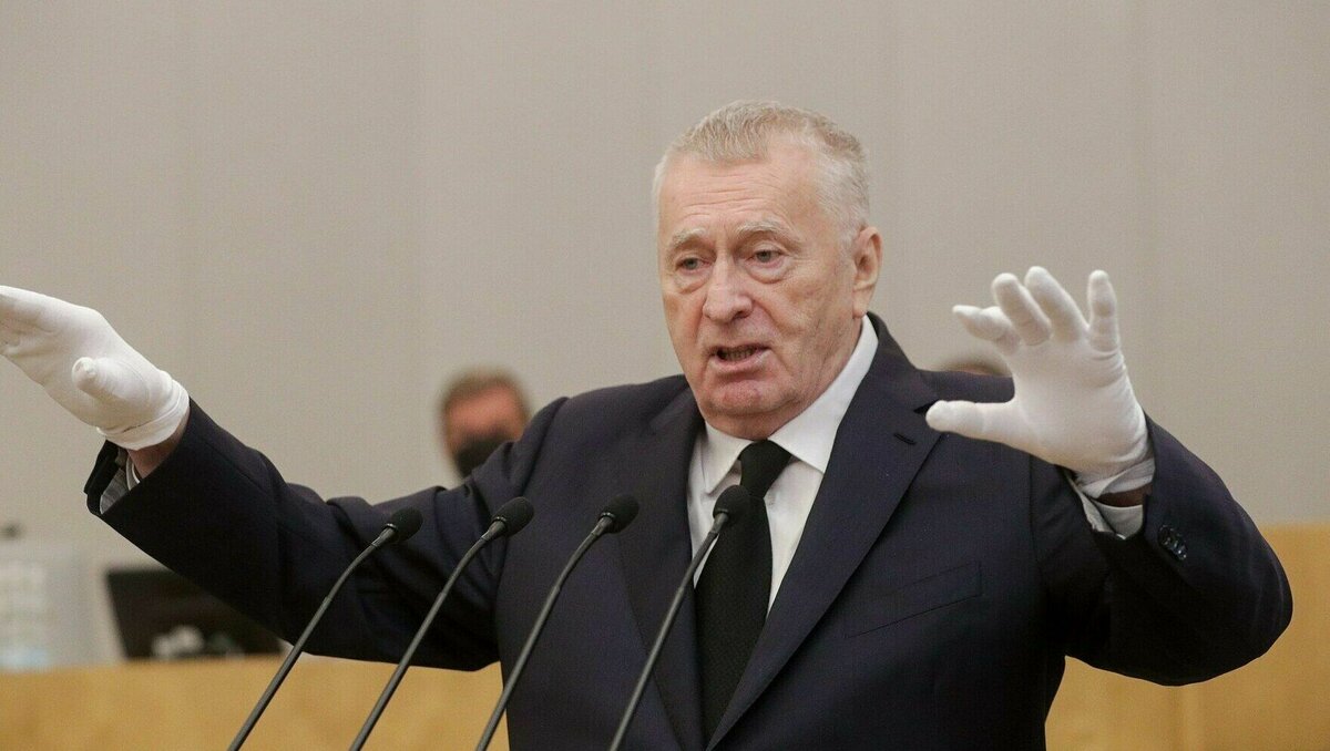     Одной из улиц Таганрога хотят дать имя покойного Владимира Жириновского, сообщается на сайте местной Гордумы.