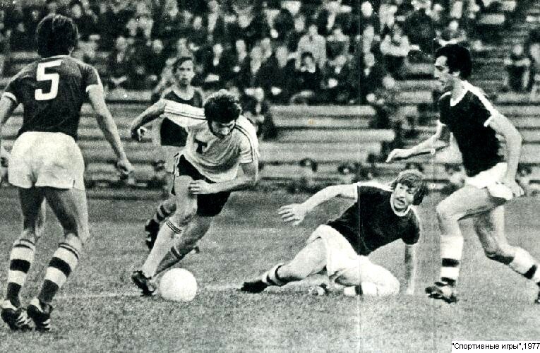 Евгений Храбростин - один из лидеров московского Торпедо, осеннего чемпиона 1976