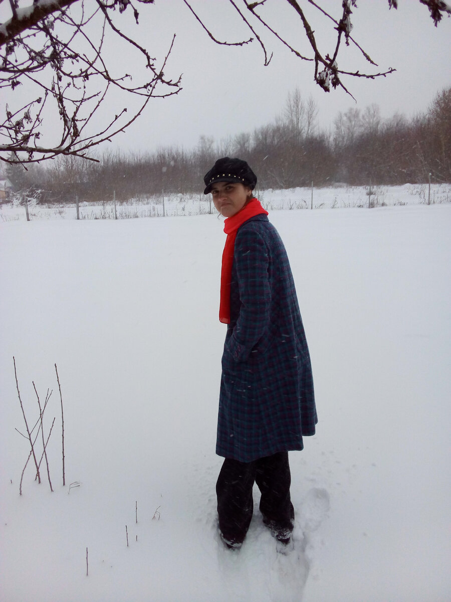 Выгнали деточку в метель из дома :)