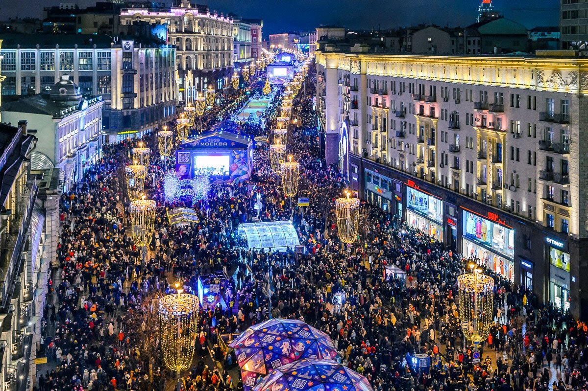 Новой ночи. Тверская улица Москва. Тверская улица Москва 2021. Тверская улица сейчас. Москва Тверская 2020.