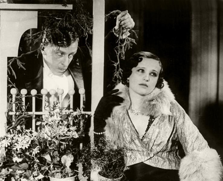 Кадр из фильма "Марионетки", 1933 год