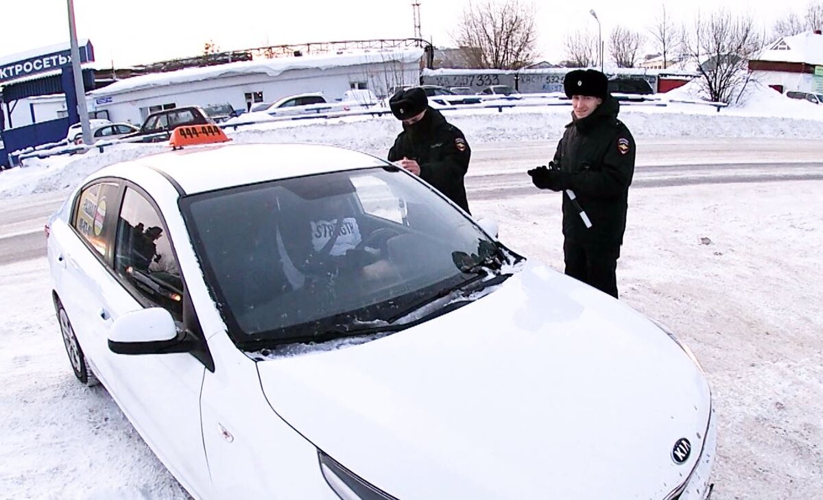 В Нижневартовске проверили законность перевозки пассажиров в легковых такси  | ГТРК Югория | Дзен