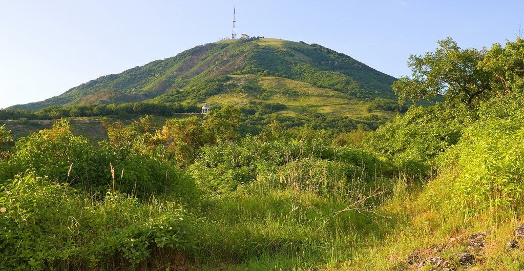 Что связывает черную речку и гору машук. Озеро каррас иноземцево. Что связывает черную речку и гору машук. Экскурсия по пятигорску. Что связывает черную речку и гору машук.