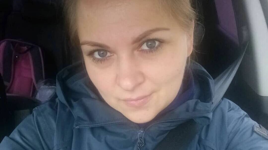     В Тюмени сегодня пройдут похороны 36-летней сотрудницы департамента лесного комплекса Тюменской области. Надежда Захарова скончалась 26 января, сообщили в тг-канале ее коллеги. Причины смерти не называются.