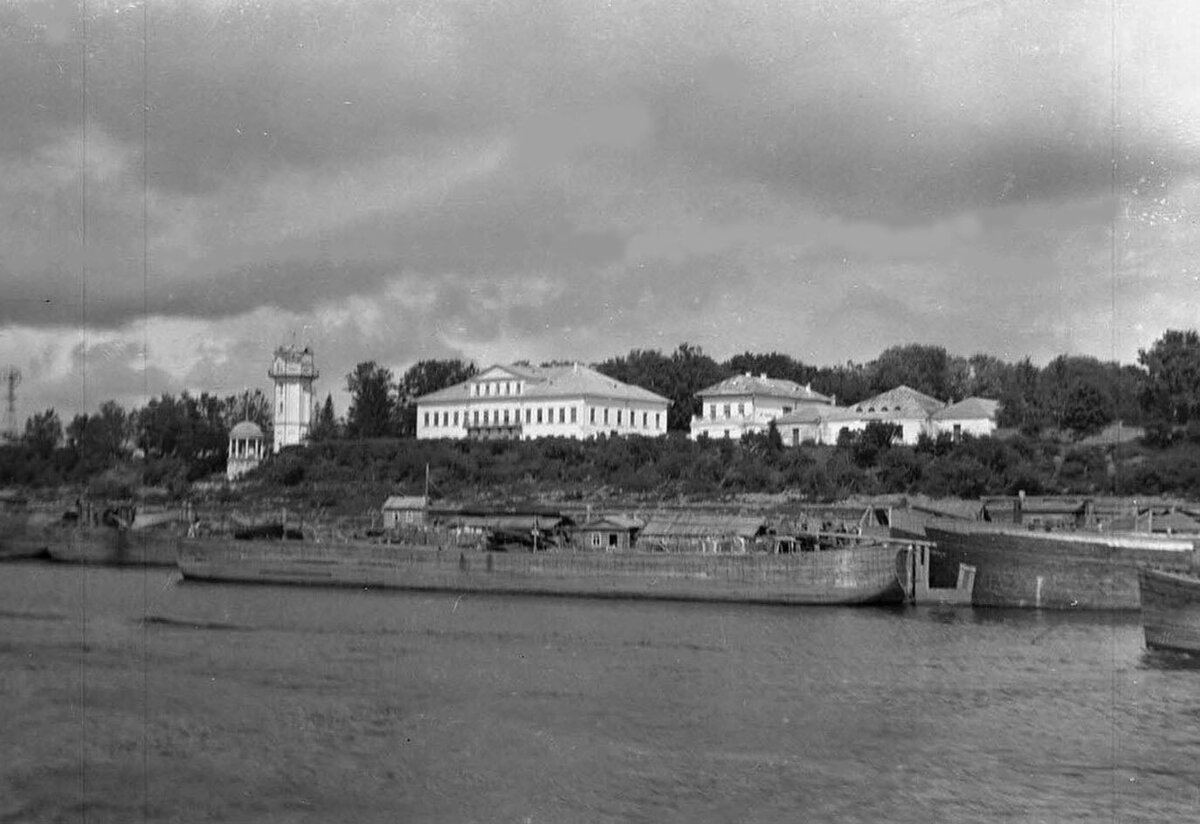 Архивное фото. Усадьба Михалковых «Петровское». https://pastvu.com/_p/a/v/r/t/vrta9e4u8j8ahpflaa.jpg https://img-fotki.yandex.ru/get/118251/97833783.13da/0_1ae7b1_af9d4d30_XXXL.jpg
